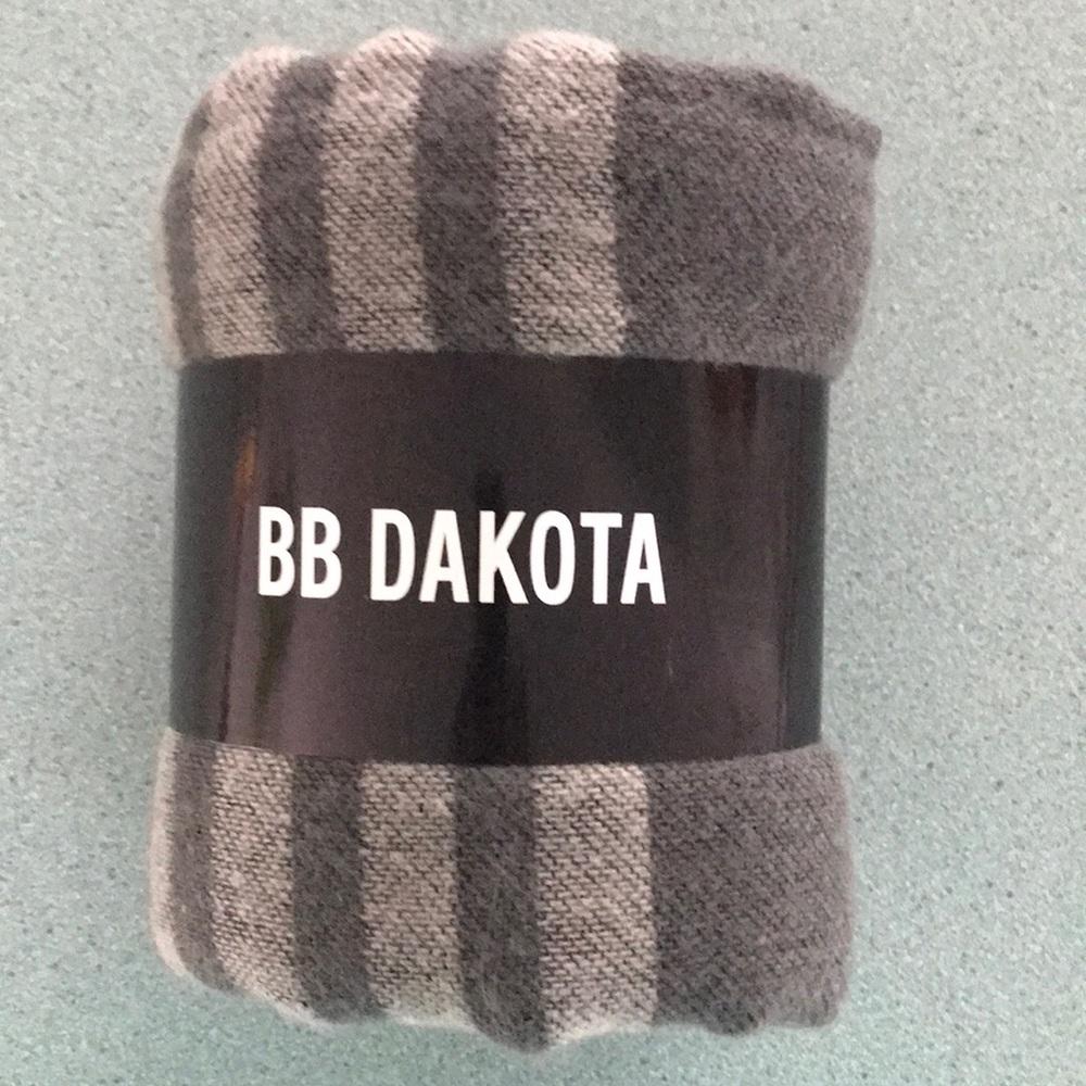 NEW BB DAKOTA PONCHO charcoal